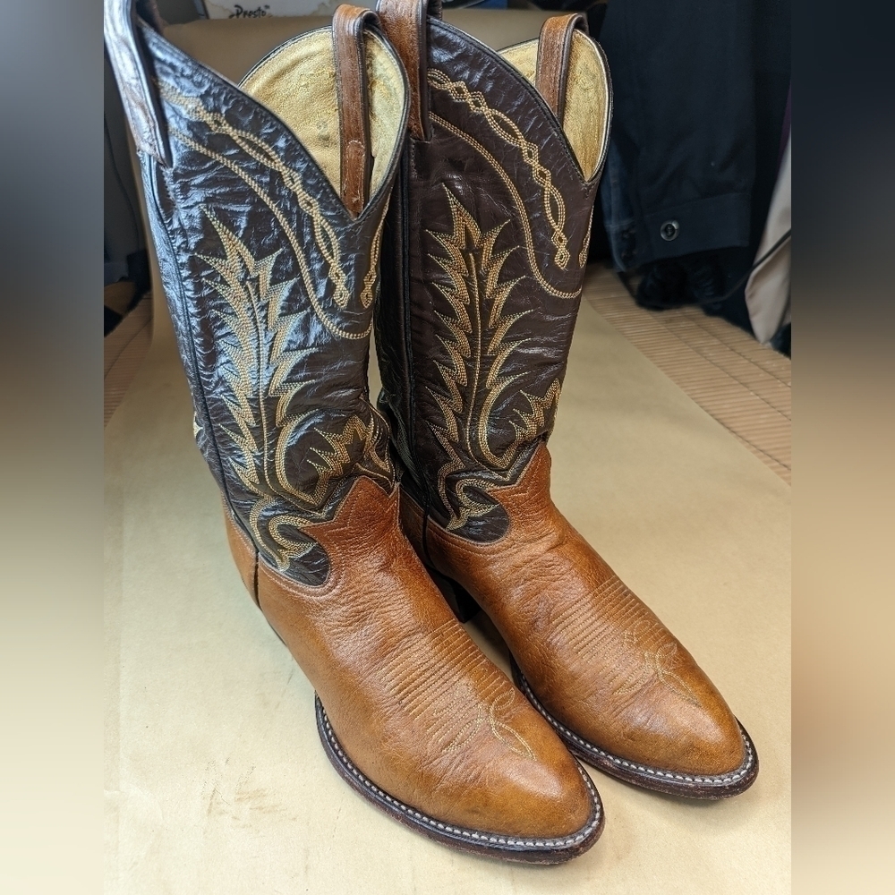 TONY LAMA TAN & BROWN BULL HIDE LEATHER ROUND TOE COWBOY BOOTS #6532 MEN'S 8EE